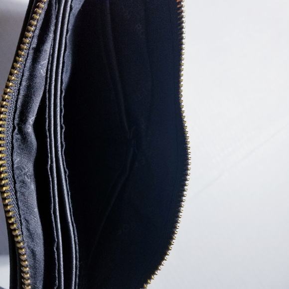 ROSETTI CROSSBODY BLACK AND GOLD PURSE EXCELLENT CONDITION - Picture 12 of 14